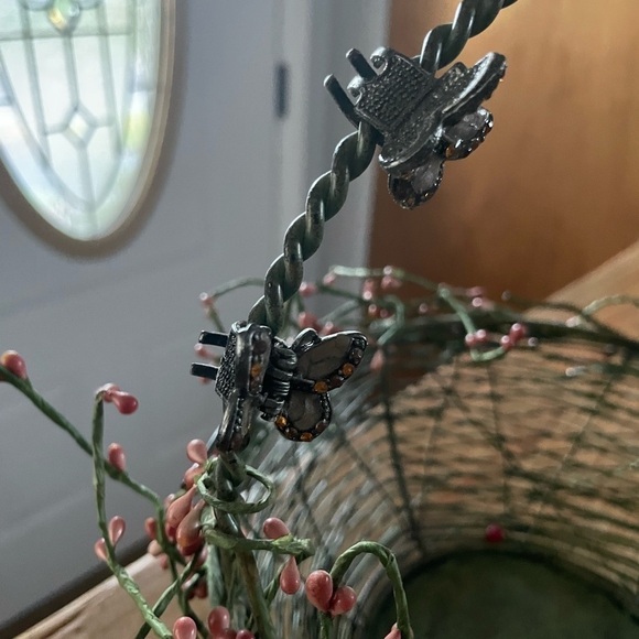 NWT Wire Berry Basket with Butterflies - Picture 2 of 6